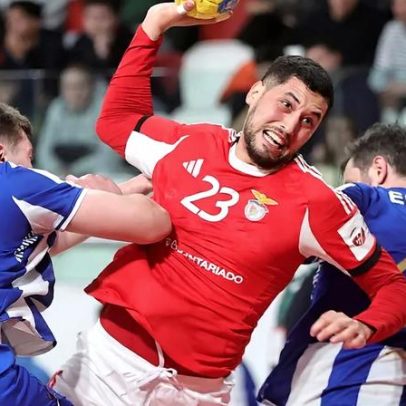 Empate 29-29 entre Benfica e Porto mantém liderança em aberto