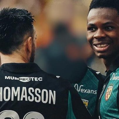 Lens fica a um ponto da liderança da Ligue 1 após deslize do PSG