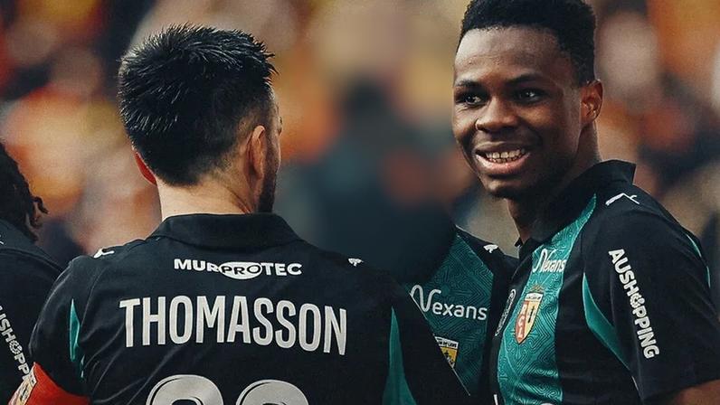 Adeptos do Lens a celebrar