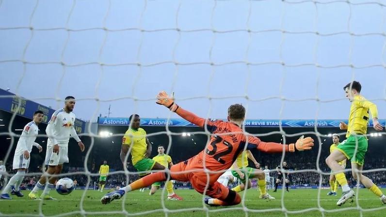 Leeds bate Norwich