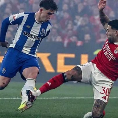Otamendi deixa jogo Benfica-FC Porto com queixas físicas