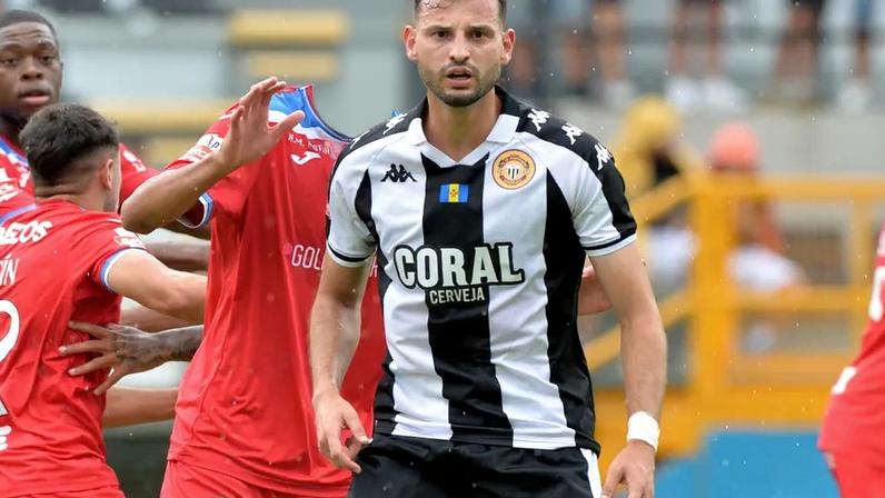 Lateral tem estado de baixa