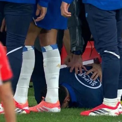 FC Porto denuncia objeto atirado da bancada após golo do Benfica