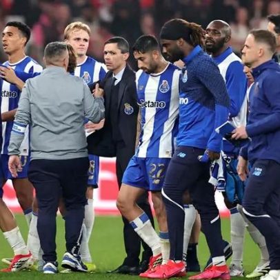 Roupeiro do FC Porto atingido por pedra no banco na Luz