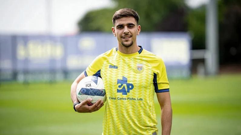 Diogo Monteiro destaca-se no Arouca após titularidade consistente