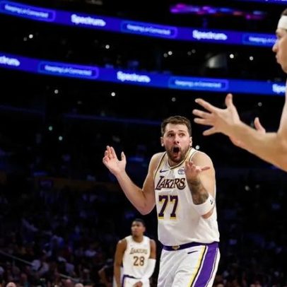 NBA multa Luka Doncic por gesto obsceno