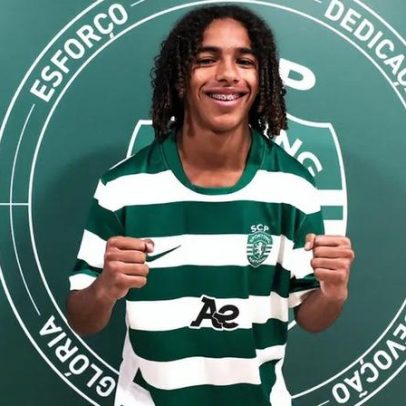 Dinis Oliveira assina contrato de formação com o Sporting