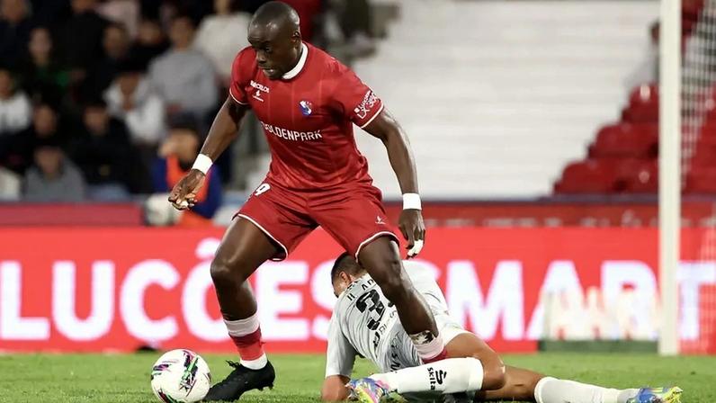 Buatu joga pelo Gil Vicente, após renovação até 2028.