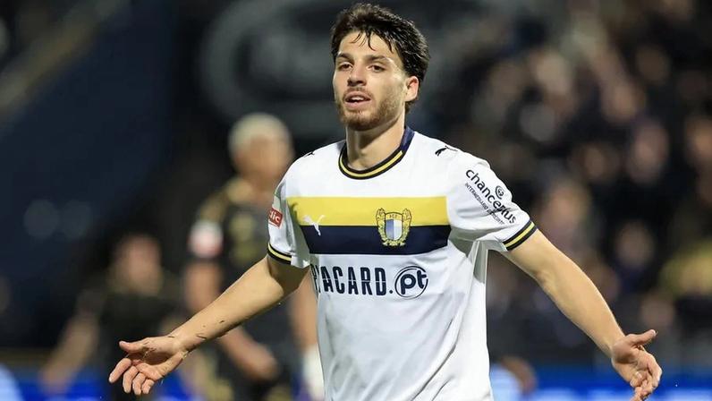 Mathias de Amorim celebra 50 jogos no Famalicão