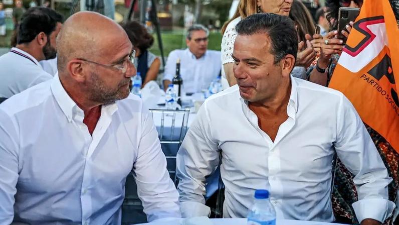 Passos Coelho e Montenegro juntos num evento do PSD, em 2022