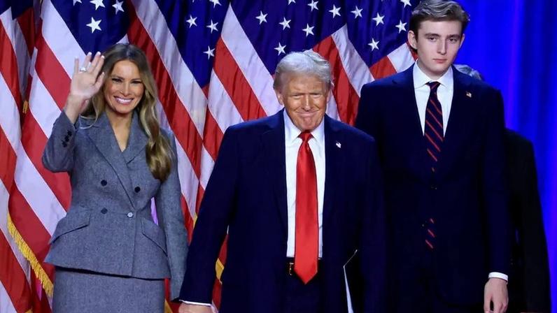 Barron com Melania e Donald Trump