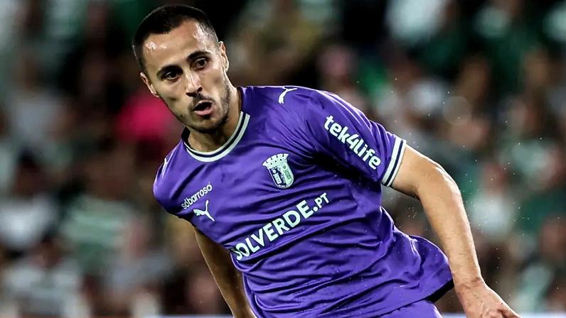 Leonardo Lelo reage à derrota com o Ferencváros