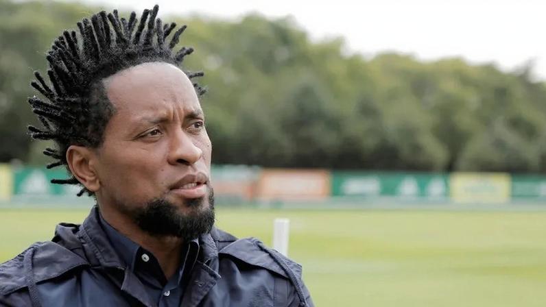 Zé Roberto: namorava o dia todo e jogava videojogos à noite