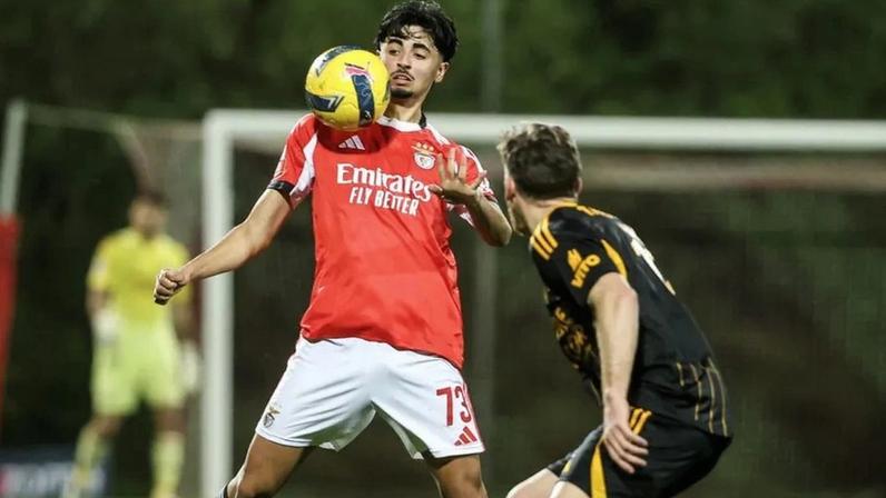 Miguel Figueiredo em ação pela equipa B do Benfica