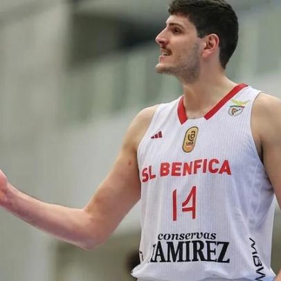 Benfica em sobreaviso na receção ao Queluz