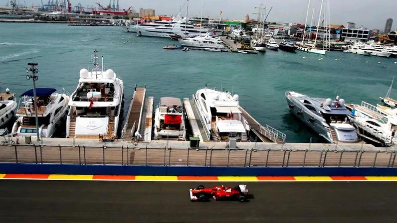 Relato de quem vive num circuito de Valência abandonado após gastos em asfalto