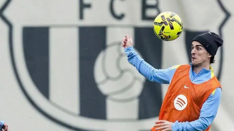 Gavi regressa às convocatórias do Barcelona após seis meses