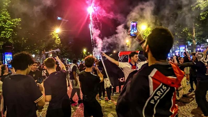 Adeptos do PSG esgotam bilhetes para duelo com Chelsea em menos de um minuto