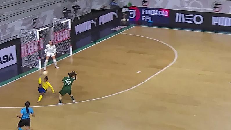 Golo de bicicleta de Lídia Moreira define meia-final da Taça da Liga de futsal