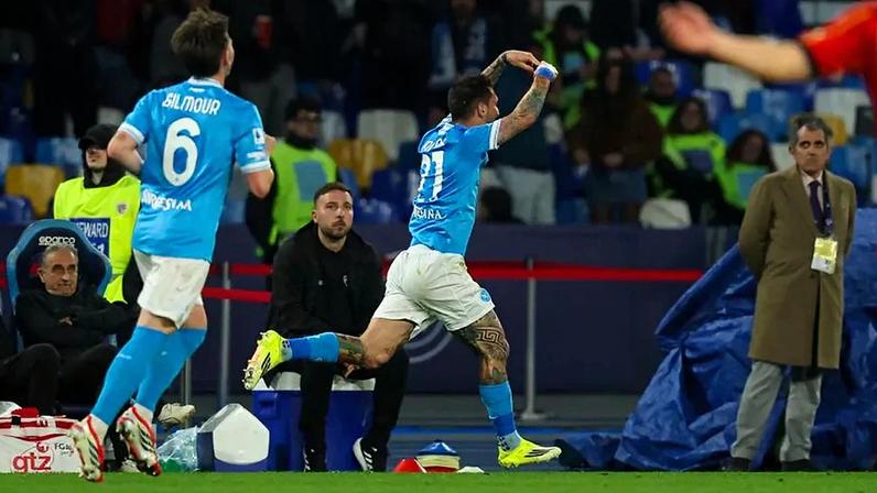 Nápoles vence Lecce e reforça o terceiro lugar da Serie A