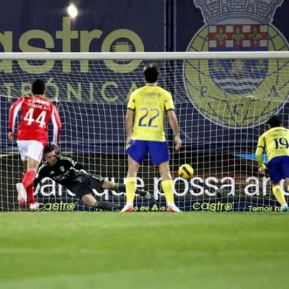 Benfica vence Arouca 2-1 em duelo com cinco factos