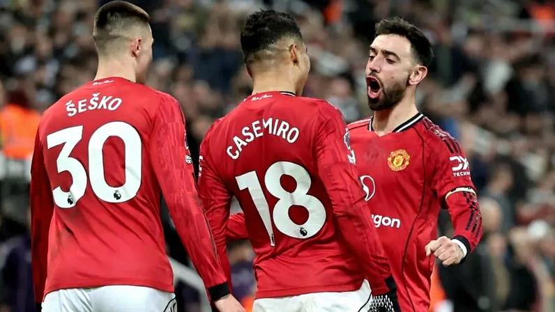 Bruno Fernandes festeja com Casemiro