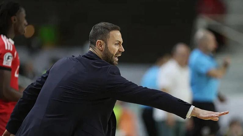 Cassiano Klein e o Benfica conquistam a Taça da Liga