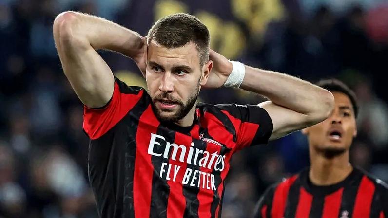 Di Canio critica o Milan e Leão pela falta de identidade da equipa