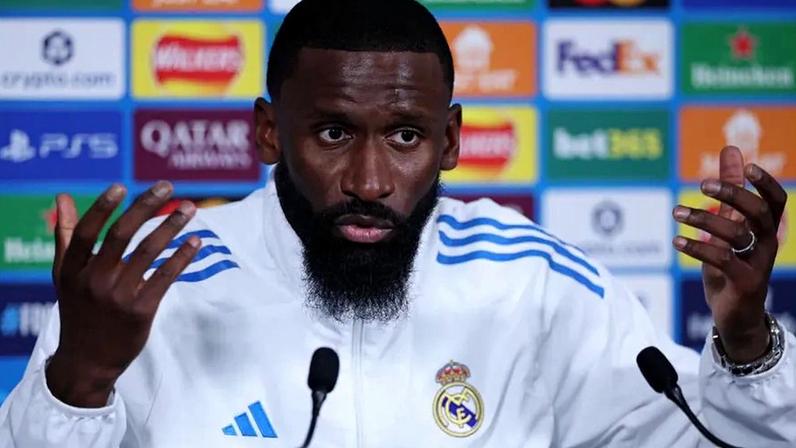 Rüdiger comenta joelhada a adversário: se fosse para matar, não se levantava