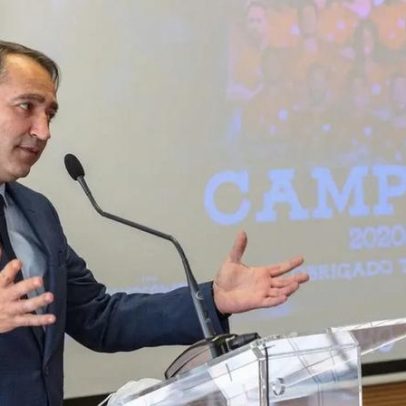 Empresa de luzes de Natal monta iluminação antes de ser contratada