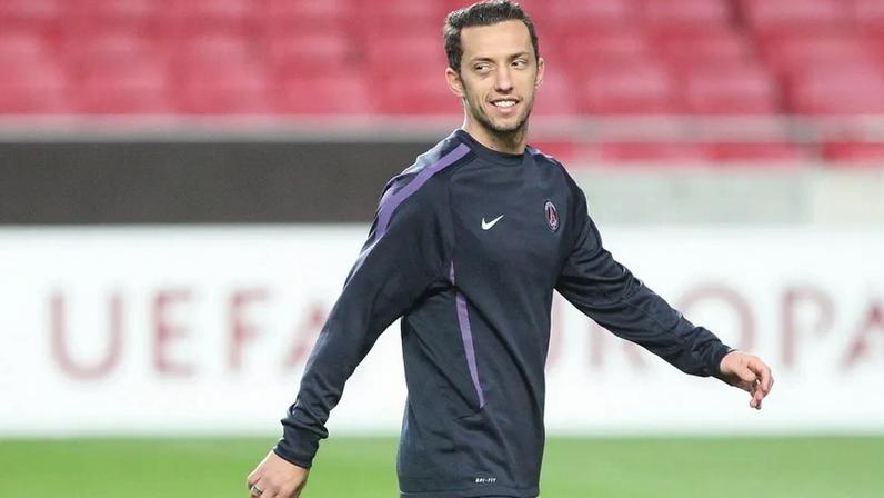 Aos 44 anos, Nenê não pensa na reforma e diz estar ao nível de Cristiano Ronaldo