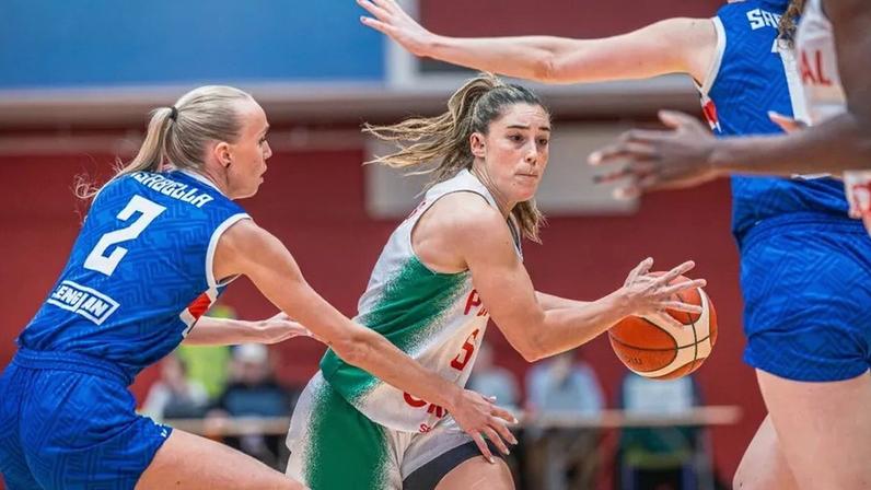 Jogadoras disputam partida de basquetebol na Islândia, qualificação para o Eurobasket'2027