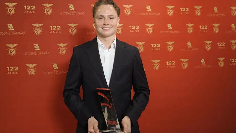 Schjelderup recebe prémio Revelação e promete magia, golos e títulos