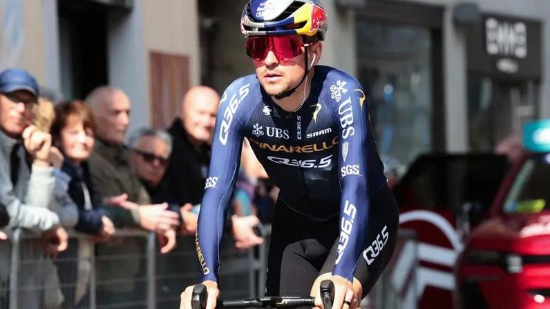 Thomas Pidcock vence Milão-Turim