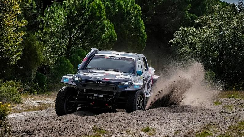 João Ferreira lidera