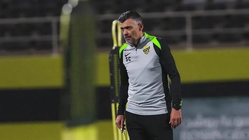 Al Ittihad de Sérgio Conceição perde nos penáltis na Taça do Rei saudita