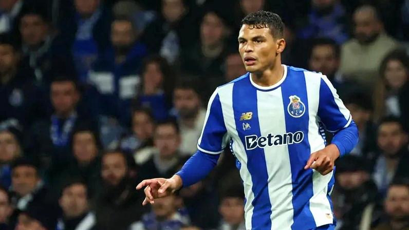FC Porto homenageia Thiago Silva pelos 1.000 jogos na carreira sénior