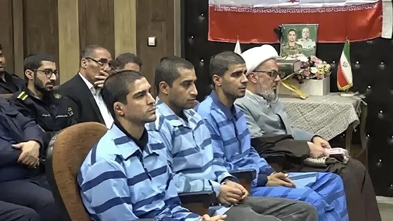 Saleh Mohammadi, Mehdi Ghasemi e Saeed Davoudi enforcados pelo regime iraniano