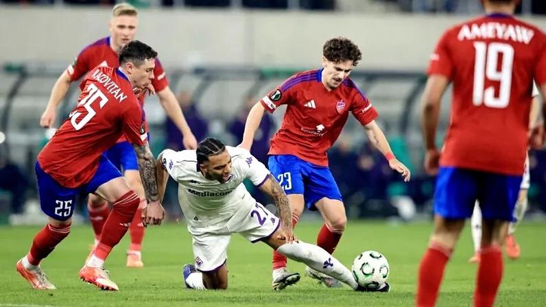 Fiorentina ganhou com reviravolta na visita aos polacos do Raków