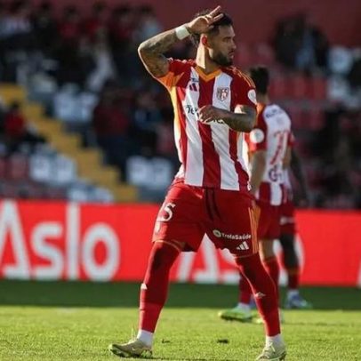 Green quer manter titularidade no ataque do AVS SAD