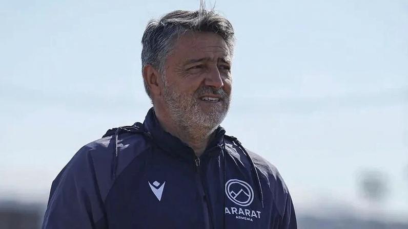 Manuel Tulipa treina o Ararat-Armenia