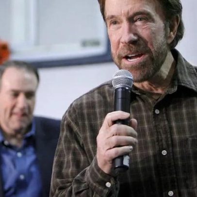 Chuck Norris, mestre de artes marciais e seis vezes campeão mundial de karaté