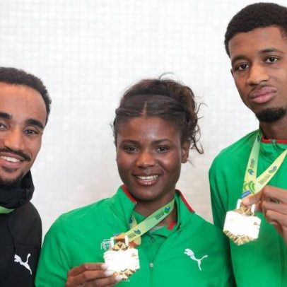 Comitiva nacional de atletismo homenageada em Belém por António José Seguro