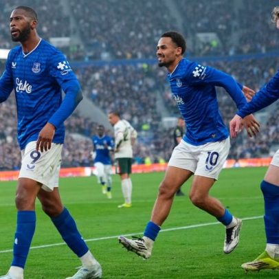 Beto marca frente ao Chelsea: jogar no Everton é uma prenda de Deus