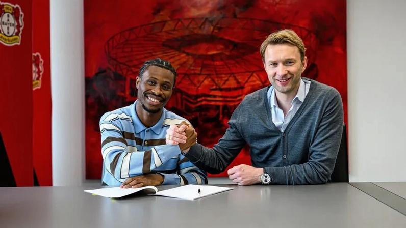 Nathan Tella renova com Leverkusen até 2031