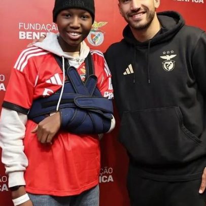 Jovem adepto do Benfica realiza sonho de conhecer Pavlidis