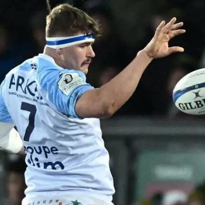 Jogador de rugby diagnosticado com doença rara afirma manter as pernas afastadas