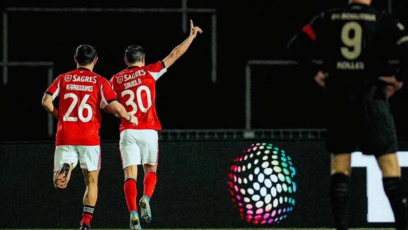 Saviola fatura pelo Benfica em jogo de lendas