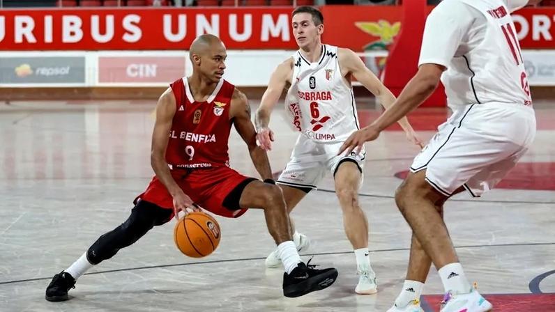 Benfica derrotou Sp. Braga e garantiu o 1.º lugar