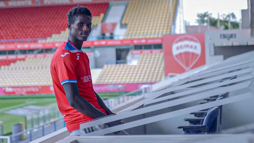 Avançado continua mais uma época